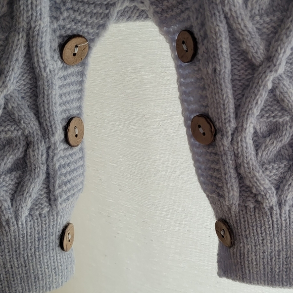 Baby boy light blue onesie with matching hat, brand new, never worn 6 months - Picture 3 of 6